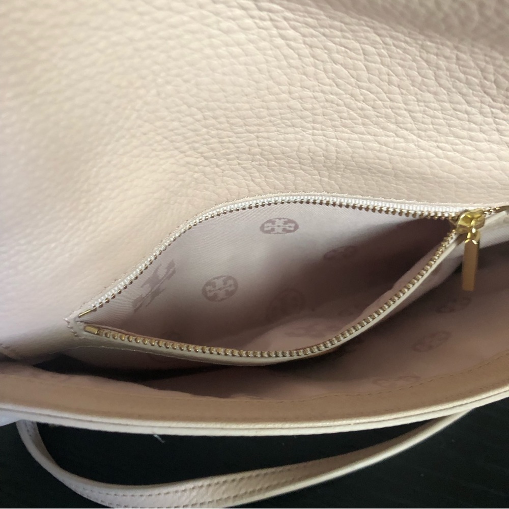 Tory Burch Britten Pale Pink Leather Crossbody Clutch Bag - Picture 13 of 15
